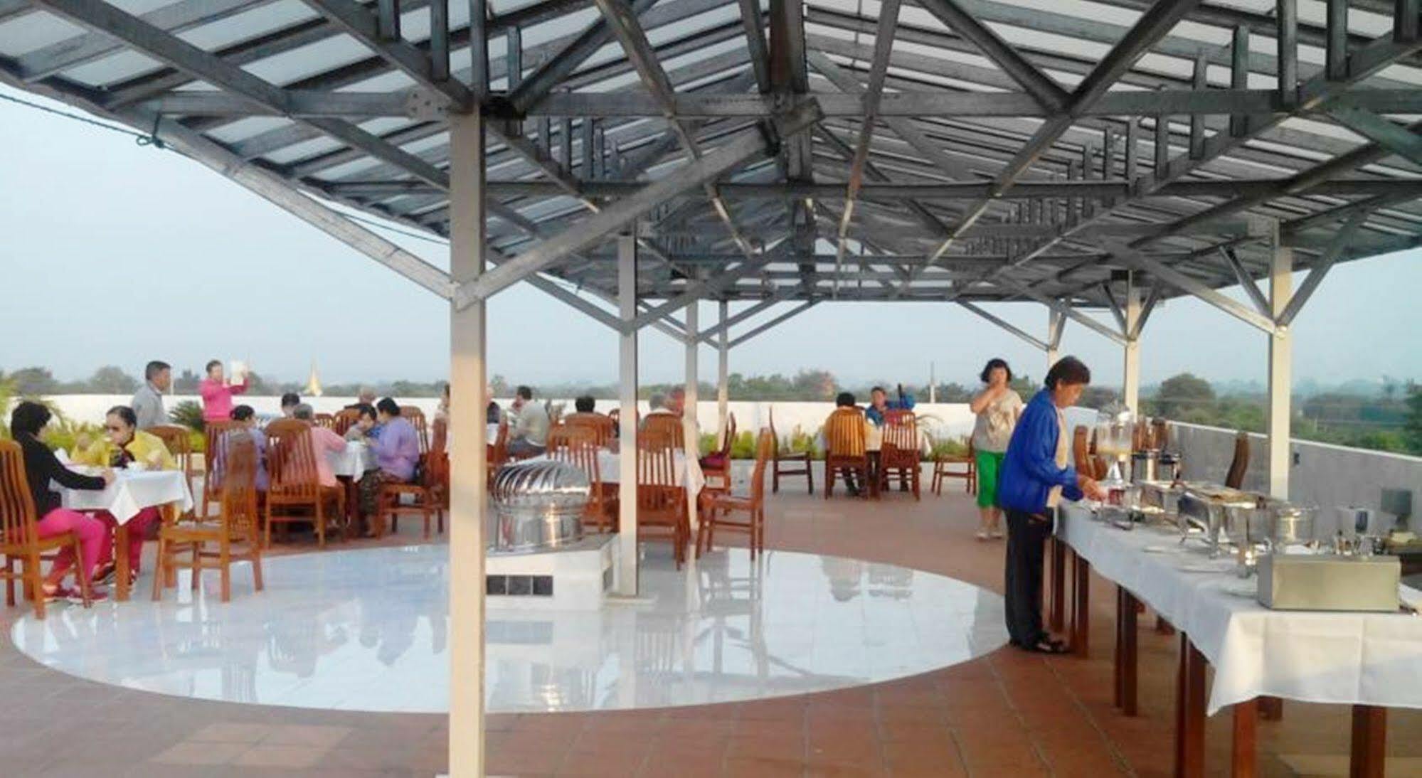 Sky View Hotel Bagan Exterior foto
