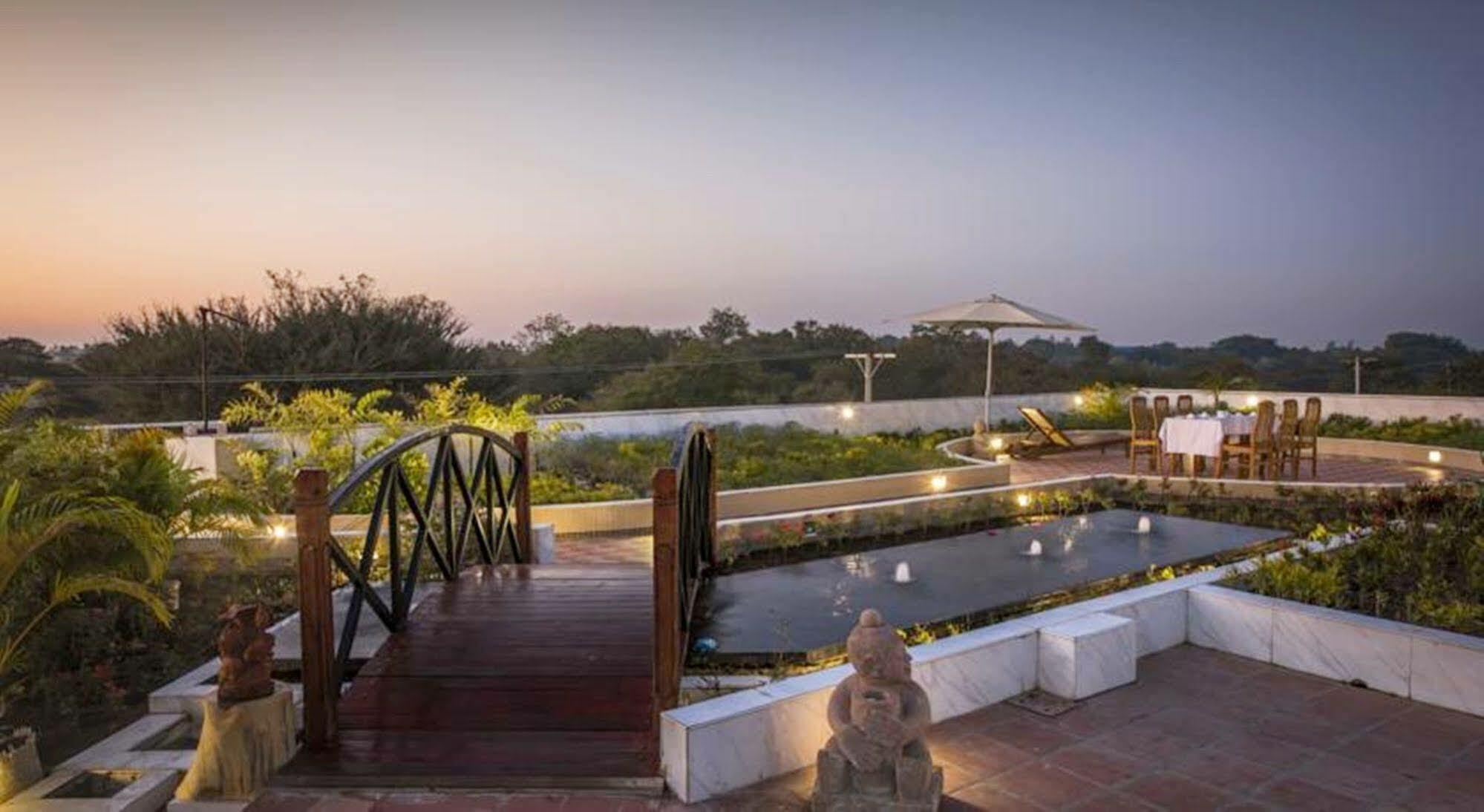Sky View Hotel Bagan Exterior foto